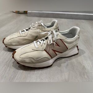 New Balance Bandier 327 size 8.5